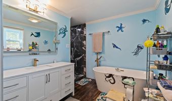 13545 Lyons Ave, Bayou La Batre, AL 36509