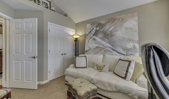 7386 Lake Lakota Pl, Indianapolis, IN 46217