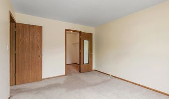 4215 N Mallard Dr 4, Arlington Heights, IL 60004