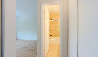 4627 LOGSDON Dr 51, Annandale, VA 22003