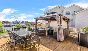 50 Yardarm Ct, Bayville, NJ 08721