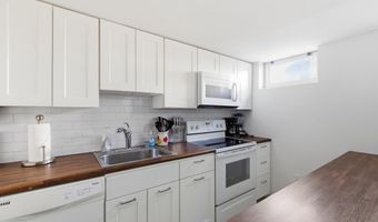 3141 CLAYBORNE Ave, Alexandria, VA 22306