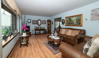 34 Michele Dr, Middletown, NJ 07748