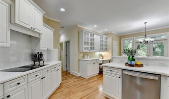 1050 Beacon Hill Xing, Alpharetta, GA 30005