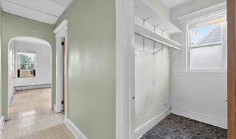 98 W 31ST St, Bayonne, NJ 07002