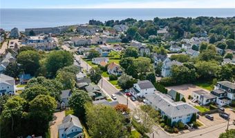 14 Robinson St, Narragansett, RI 02882