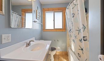 24 Fern Ct, Babbitt, MN 55706