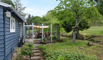 1840 Crestview Dr, Ashland, OR 97520