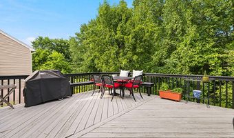 35 Lilac Ln, Danbury, CT 06810