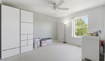 1 Regal Ct, Algonquin, IL 60102