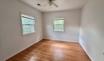 1208 S CLEVELAND St Top Floor, Arlington, VA 22204