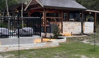 828 Shady Grv, Adkins, TX 78101