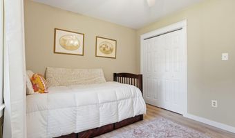 906 Cedar Ct, Aberdeen, NC 28315