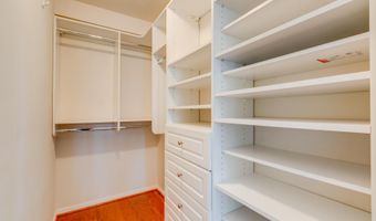 4061 FOUR MILE RUN Dr 202, Arlington, VA 22204