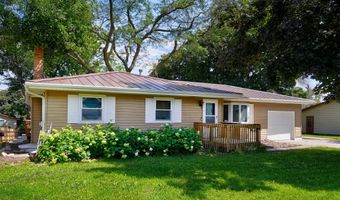 1612 Horse N Buggy Dr, Adel, IA 50003