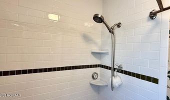 1245 Longboat Ave, Beachwood, NJ 08722