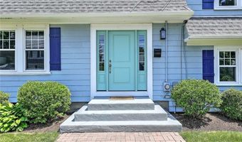 4 Harlem St, East Providence, RI 02916