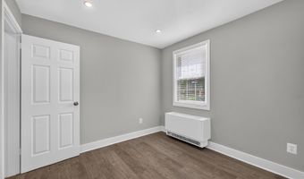 2026 N VERMONT St 301, Arlington, VA 22207
