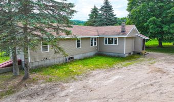 34 Cricket Ln, Sebago, ME 04029