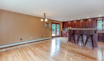 422 Buxton St, North Smithfield, RI 02896