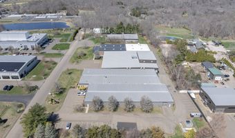 8-14 Baldwin Dr, Branford, CT 06405