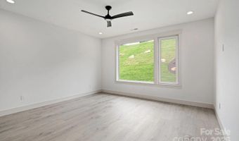 325 Avery Trail Dr 34, Arden, NC 28704