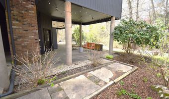 51 Ironworks Rd, Clinton, CT 06413
