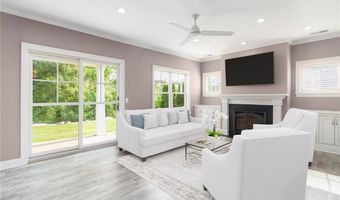 23 MIDDLEBERRY Ln, East Greenwich, RI 02818