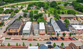 208 S Main St, Algonquin, IL 60102
