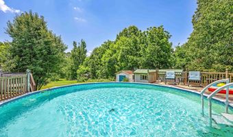 958 W Hunt Rd, Alcoa, TN 37701