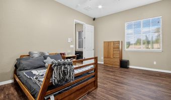1937 E VICTORIA St, Chandler, AZ 85249