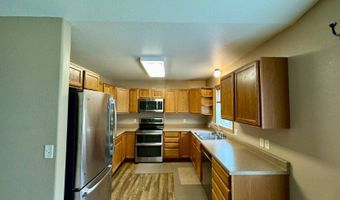 1102 11th Ave, Britton, SD 57430