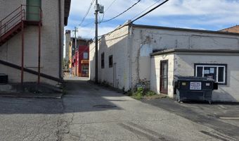 20 22 W 8th St, Anderson, IN 46016