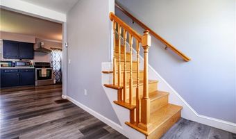 74 Brookhaven Dr, East Providence, RI 02914