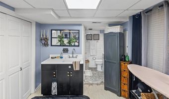 3838 Omega St, Alton, IL 62002