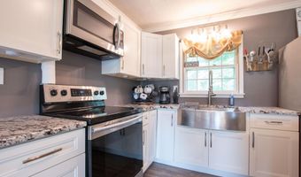 19201 Moulin St, Abingdon, VA 24210