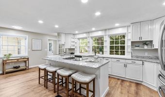 49 Sebbins Pond Dr, Bedford, NH 03110