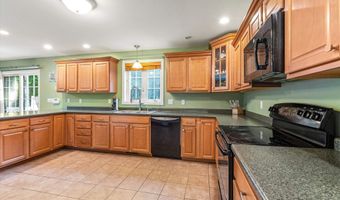 34 Chestnut Dr, Allenstown, NH 03275