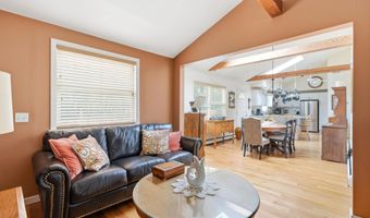 40 Cape Cod Ln, Barnstable, MA 02630