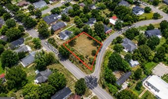 905 Peacock Dr, Albany, GA 31701