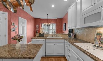 61 Seal Island Rd, Bristol, RI 02809