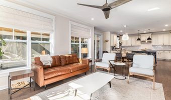 6217 S Trailwoods Dr, Ann Arbor, MI 48103
