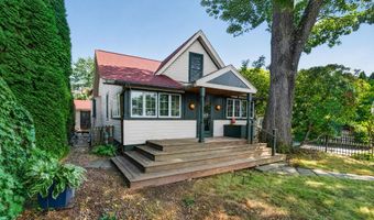 207 Pawson Rd, Branford, CT 06405