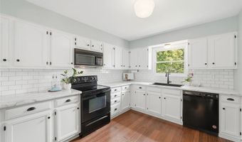 501 Oak Leaf Manor Ct, Ballwin, MO 63021