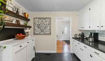 1604 Avondale Dr, Altavista, VA 24517