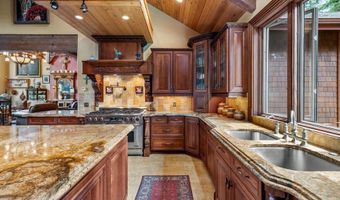 940 McCaffery Rd, Bigfork, MT 59911
