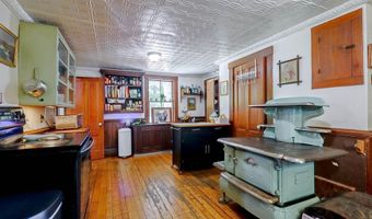 16 Francestown Rd, Bennington, NH 03442