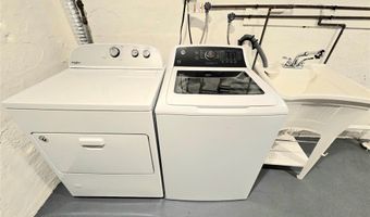 211 New Jersey Ave, Bergenfield, NJ 07621