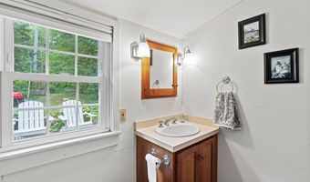 301 PRIDE FARM Rd, Falmouth, ME 04105