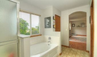 908 Mocking Bird Dr, Antioch, IL 60002